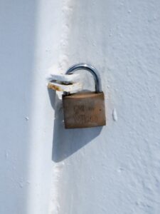 Photo "Cybersecurity Safeguards: Managing Security in Multi-Tenant Environments"