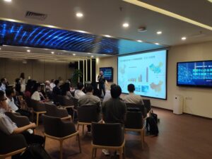 Photo "FinOps Forward: Transitioning from VMware to Scale Computing HC3 for Cost-Efficient Hybrid-Cloud Solutions"